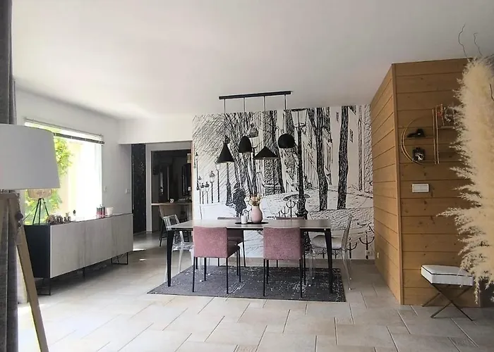 Вилла Maison Moderne 150 M2 A 15mn Du Centre Aigne (Sarthe)